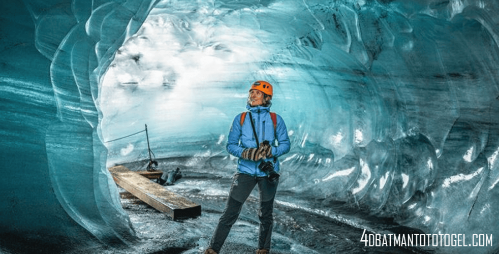 Katla Ice Cave Kerlingardalsvegur (1)